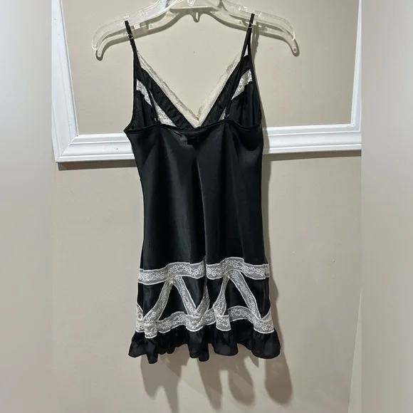 victoria’s Secret baby doll dress - Picture 3 of 4